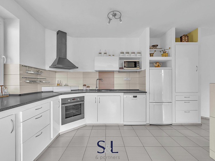 Prodej rodinného domu 318 m², pozemek 1 117 m² - foto 7
