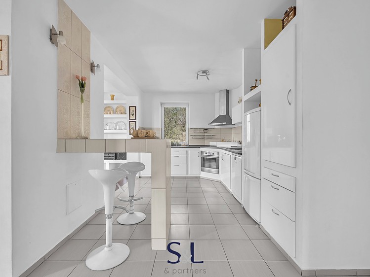 Prodej rodinného domu 318 m², pozemek 1 117 m² - foto 2