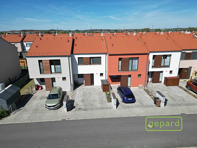 Prodej rodinného domu 100 m², pozemek 184 m² - foto 1