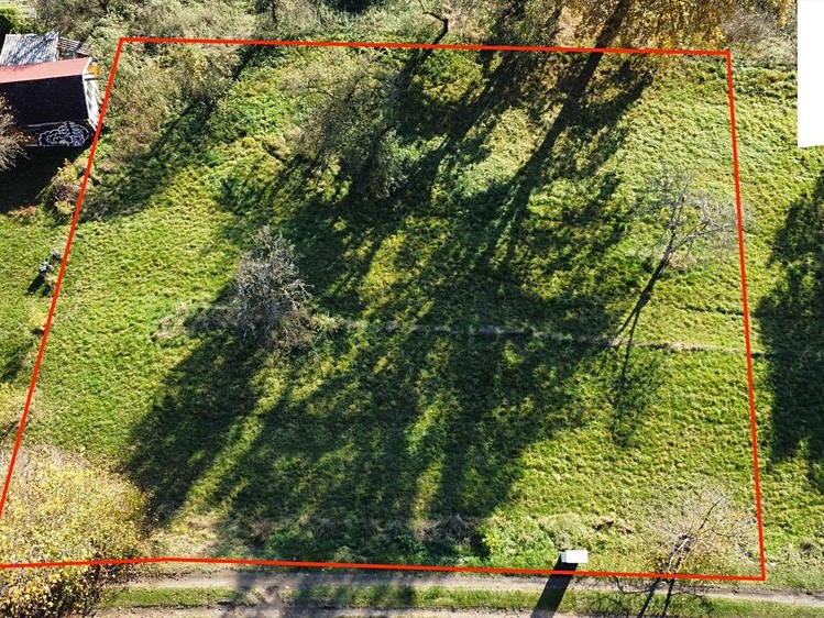 Prodej stavebního pozemku 1 442 m² - foto 1