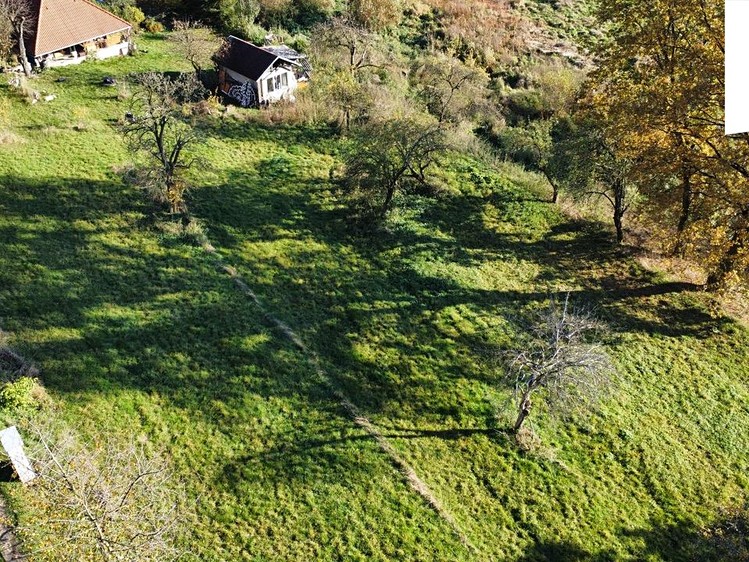 Prodej stavebního pozemku 1 442 m² - foto 2