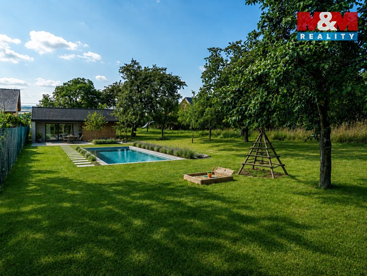 Prodej stavebního pozemku 2 331 m² - foto 2