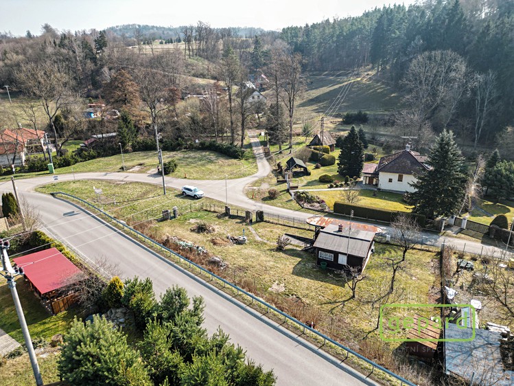 Prodej stavebního pozemku 830 m² - foto 5