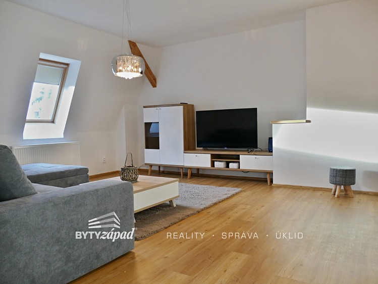 Pronájem bytu 3+1 140 m² - foto 2
