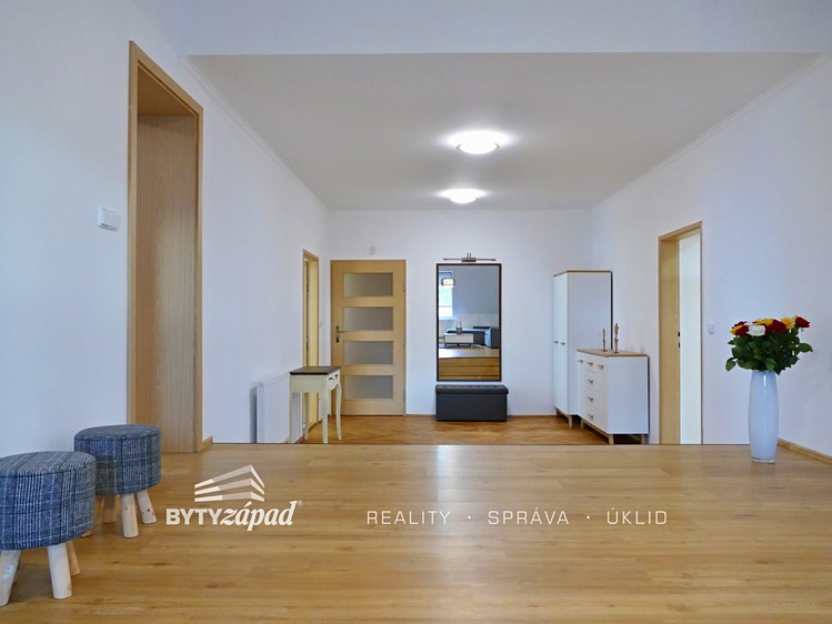 Pronájem bytu 3+1 140 m² - foto 5