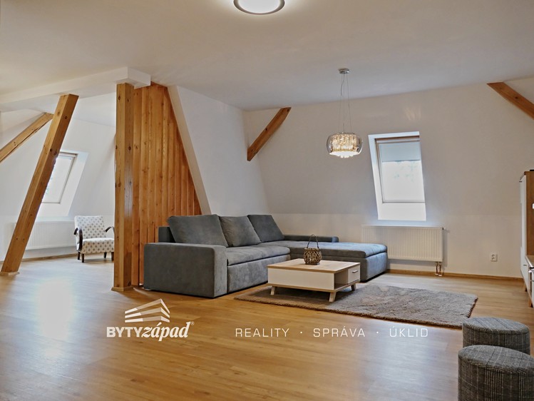 Pronájem bytu 3+1 140 m² - foto 1