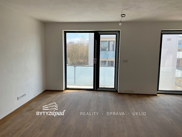 Pronájem bytu 3+kk 84 m² (Jednopodlažní) - foto 3