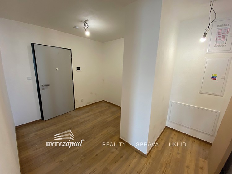 Pronájem bytu 3+kk 84 m² (Jednopodlažní) - foto 7