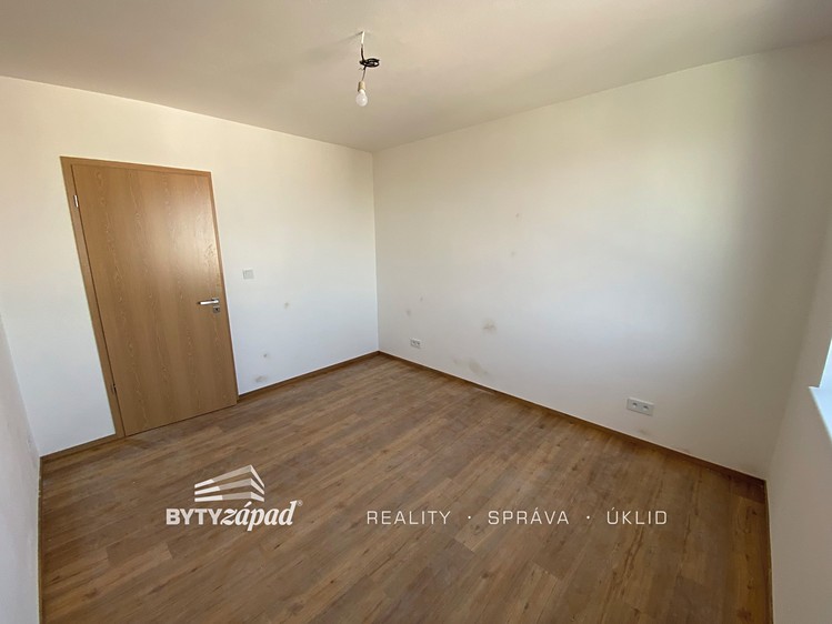 Pronájem bytu 3+kk 84 m² (Jednopodlažní) - foto 6