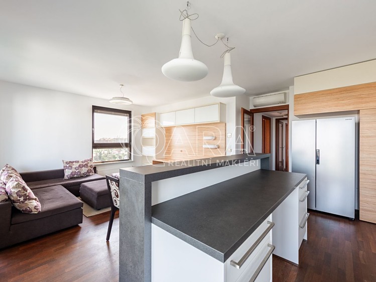 Pronájem bytu 4+kk 95 m² (Jednopodlažní) - foto 8