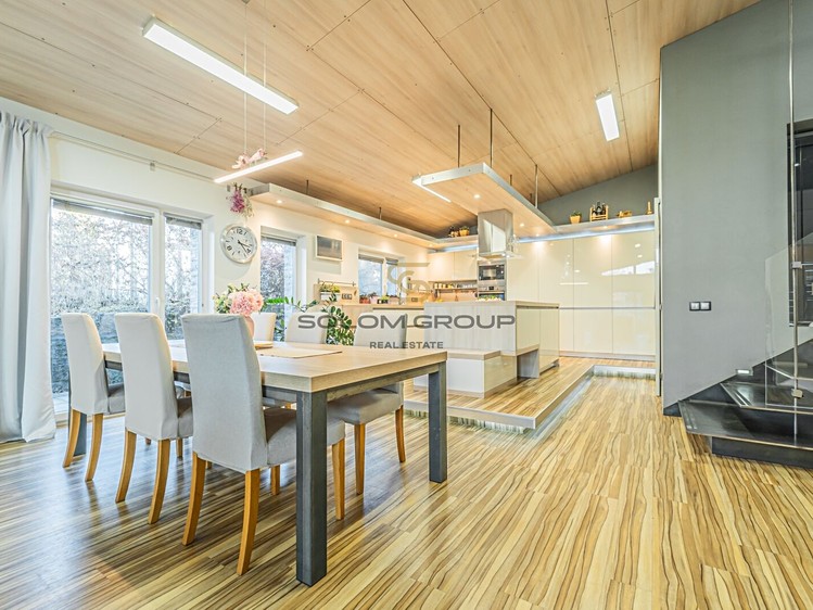 Prodej rodinného domu 250 m², pozemek 772 m² - foto 4