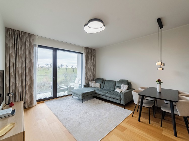 Prodej bytu 2+kk 58 m² (Jednopodlažní) - foto 1