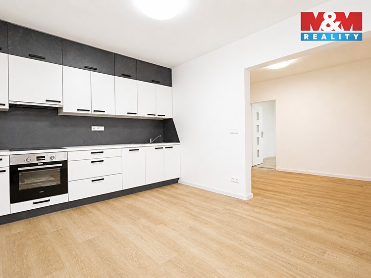 Prodej rodinného domu 200 m², pozemek 1 406 m² - foto 3