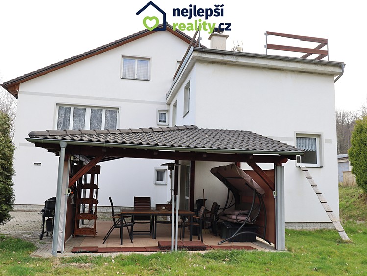 Prodej rodinného domu 450 m², pozemek 1 561 m² - foto 1