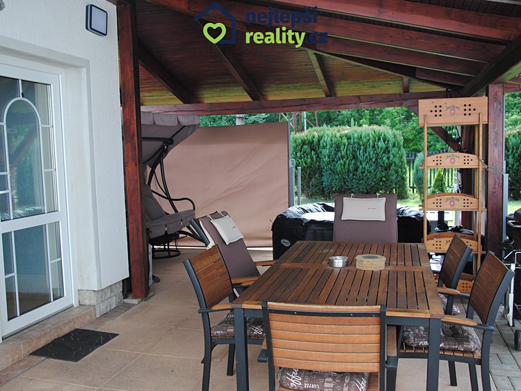 Prodej rodinného domu 450 m², pozemek 1 561 m² - foto 7