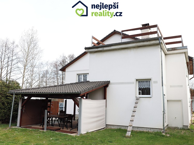 Prodej rodinného domu 450 m², pozemek 1 561 m² - foto 2