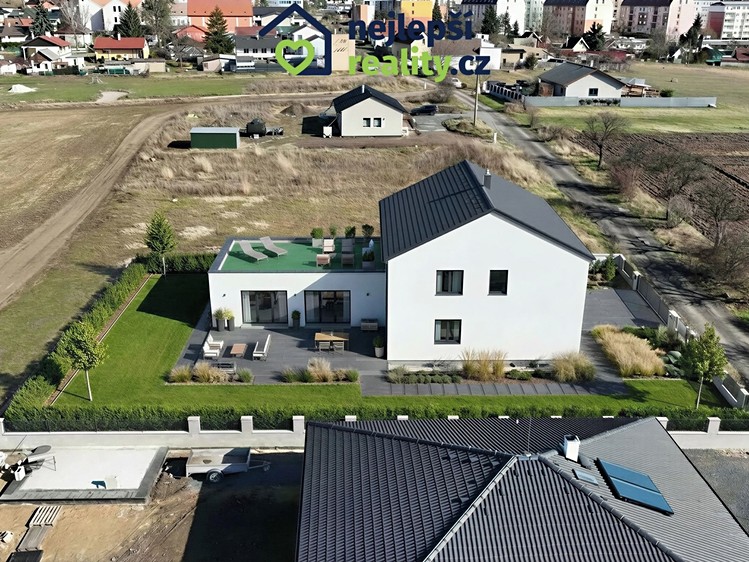 Prodej rodinného domu 288 m², pozemek 843 m² - foto 4