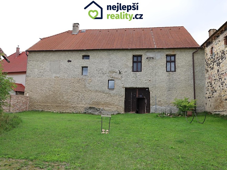Prodej vícegeneračního domu 446 m², pozemek 782 m² - foto 2