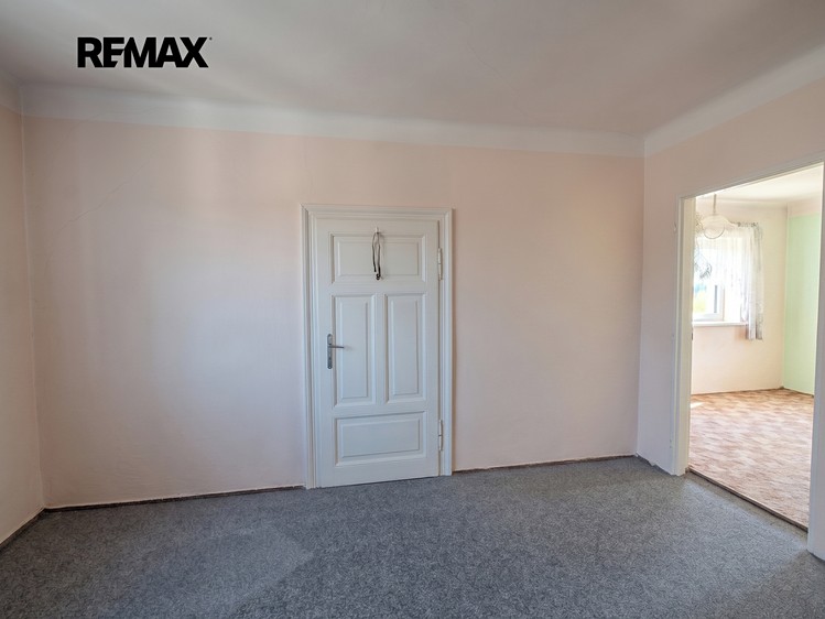 Prodej rodinného domu 550 m², pozemek 1 272 m² - foto 8