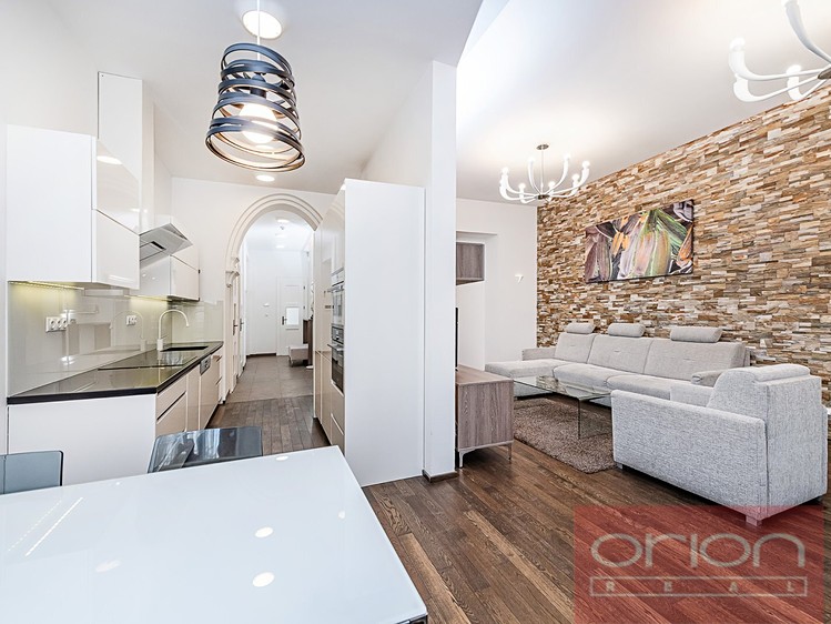 Prodej bytu 2+1 71 m² - foto 2