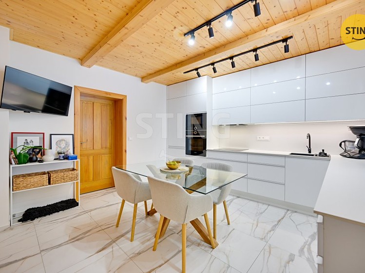 Prodej rodinného domu 200 m², pozemek 567 m² - foto 5