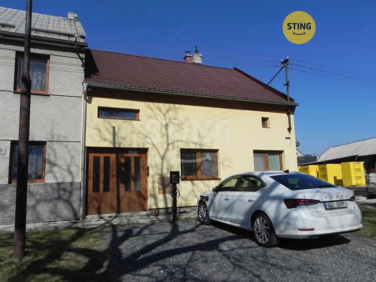 Prodej rodinného domu 200 m², pozemek 567 m² - foto 1