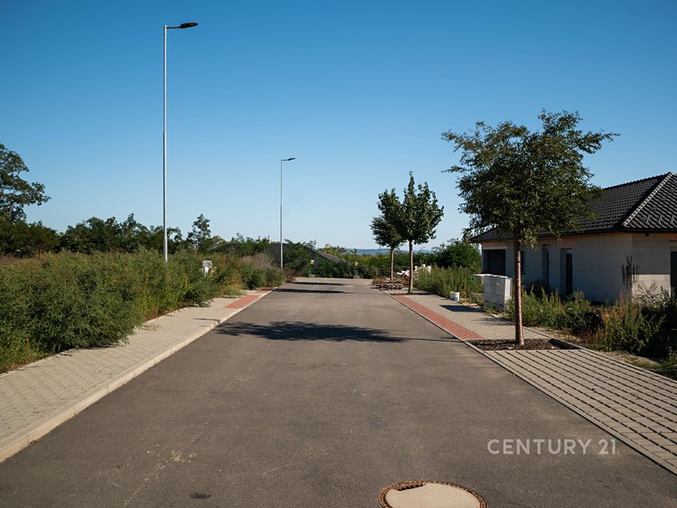 Prodej stavebního pozemku 941 m² - foto 6