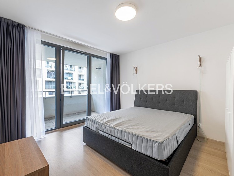 Pronájem bytu 2+kk 65 m² - foto 4