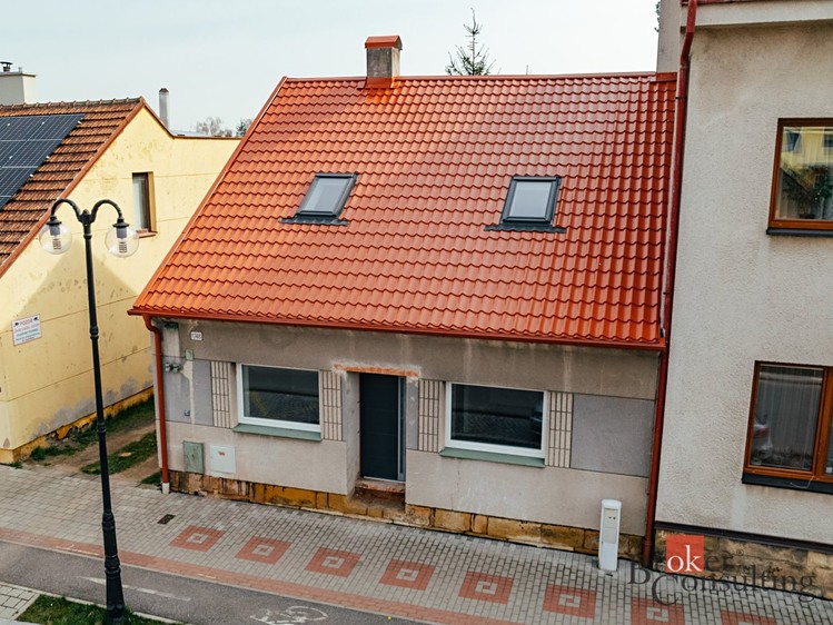 Prodej rodinného domu 110 m², pozemek 277 m² - foto 1
