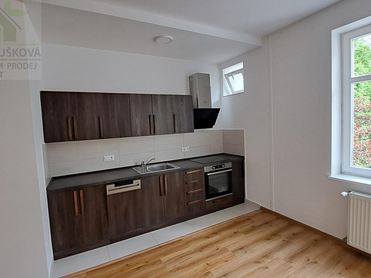 Pronájem bytu 3+kk 85 m² - foto 7