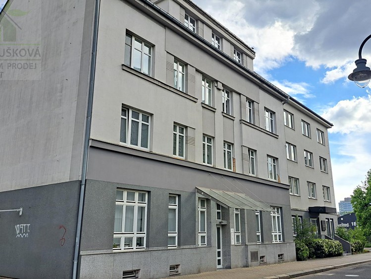 Pronájem bytu 3+kk 85 m² - foto 1