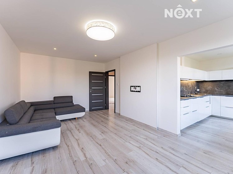Pronájem bytu 3+1 77 m² - foto 2