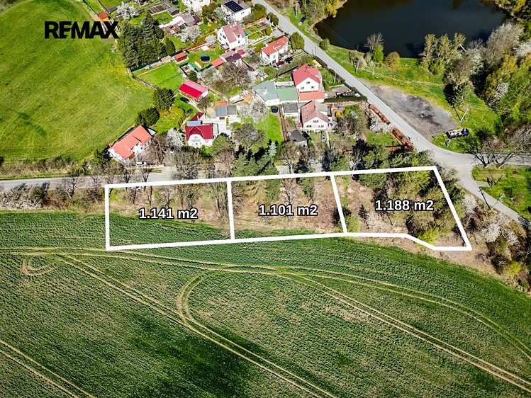 Prodej stavebního pozemku 1 101 m² - foto 3
