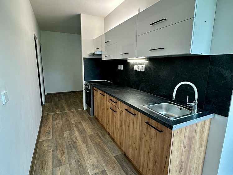 Pronájem bytu 2+1 62 m² - foto 3