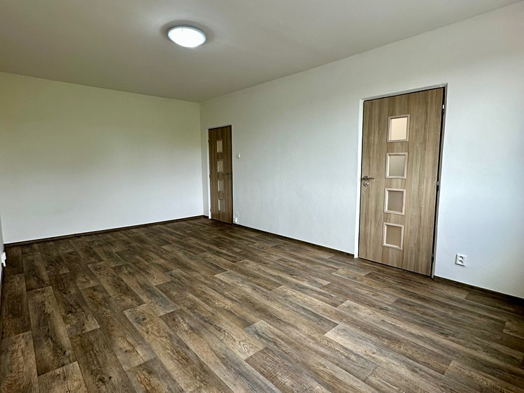 Pronájem bytu 2+1 62 m² - foto 8