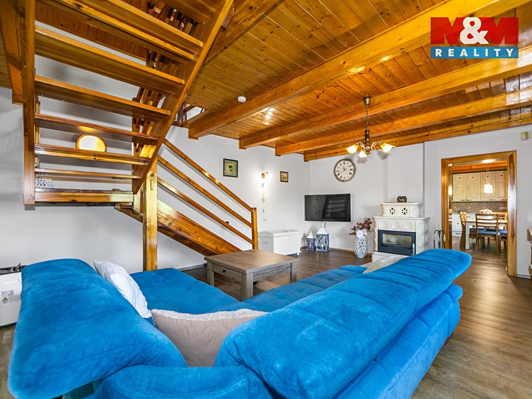Prodej  rodinného domu 180 m², pozemek 1 317 m² - foto 4
