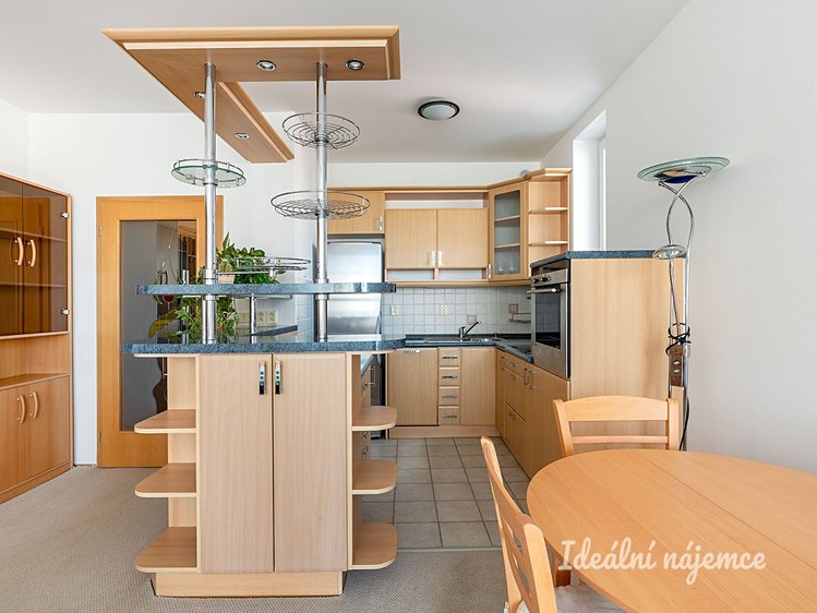 Pronájem bytu 3+kk 68 m² - foto 2