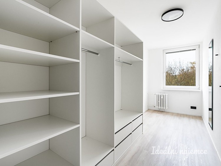 Pronájem bytu 3+kk 68 m² - foto 3
