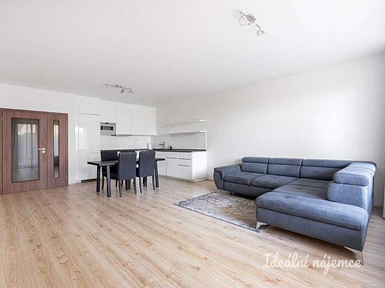 Pronájem bytu 2+kk 71 m² - foto 5