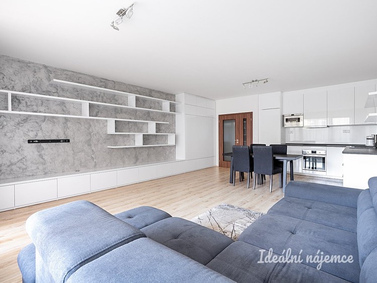Pronájem bytu 2+kk 71 m² - foto 6