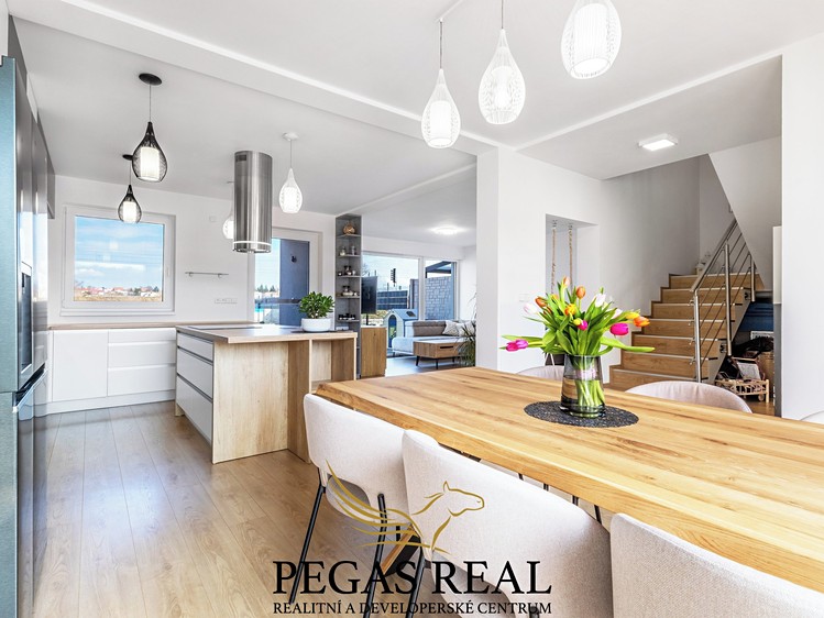 Prodej  rodinného domu 144 m², pozemek 502 m² - foto 8