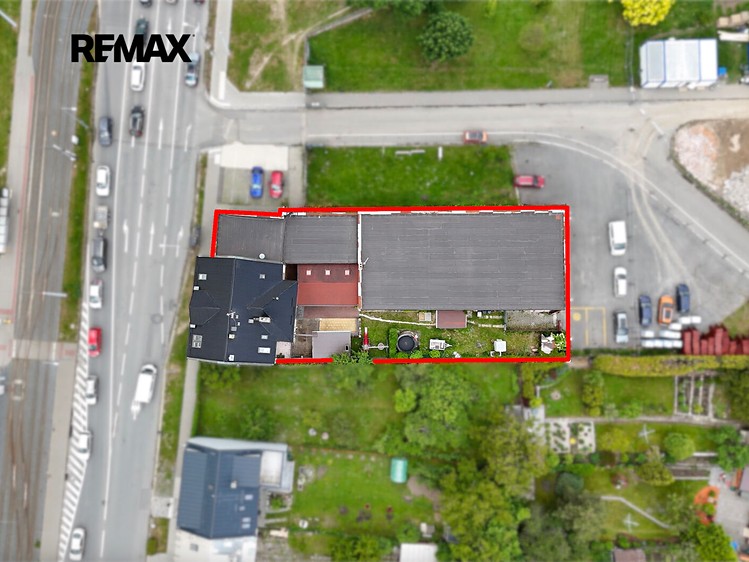Prodej rodinného domu 349 m², pozemek 1 125 m² - foto 4