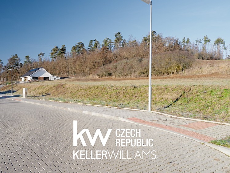 Prodej rodinného domu 126 m², pozemek 1 000 m² - foto 1