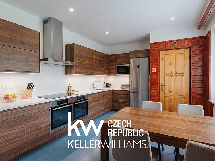 Prodej rodinného domu 230 m², pozemek 1 034 m² - foto 8