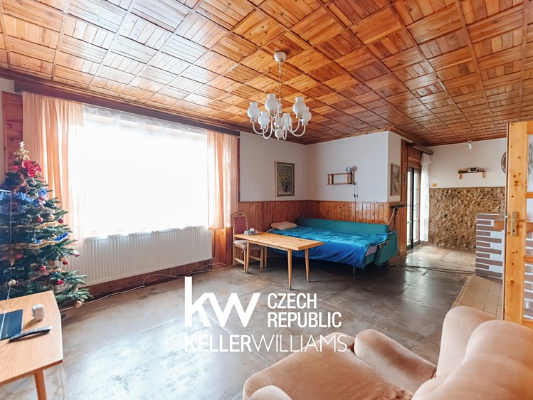 Prodej rodinného domu 230 m², pozemek 1 034 m² - foto 4