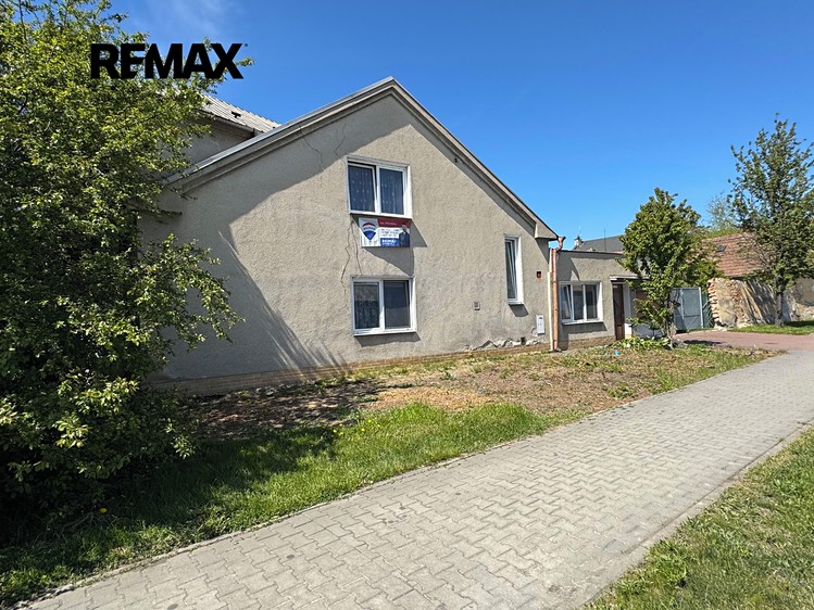 Prodej rodinného domu 105 m², pozemek 242 m² - foto 1