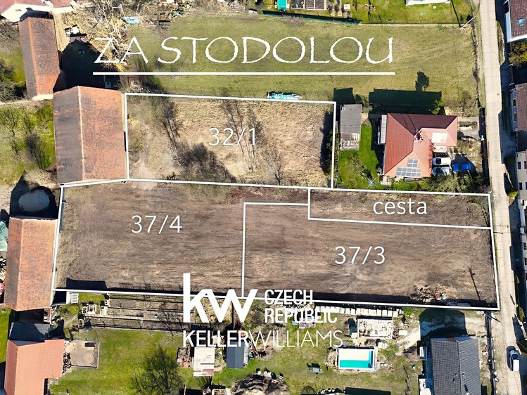 Prodej stavebního pozemku 1 071 m² - foto 1