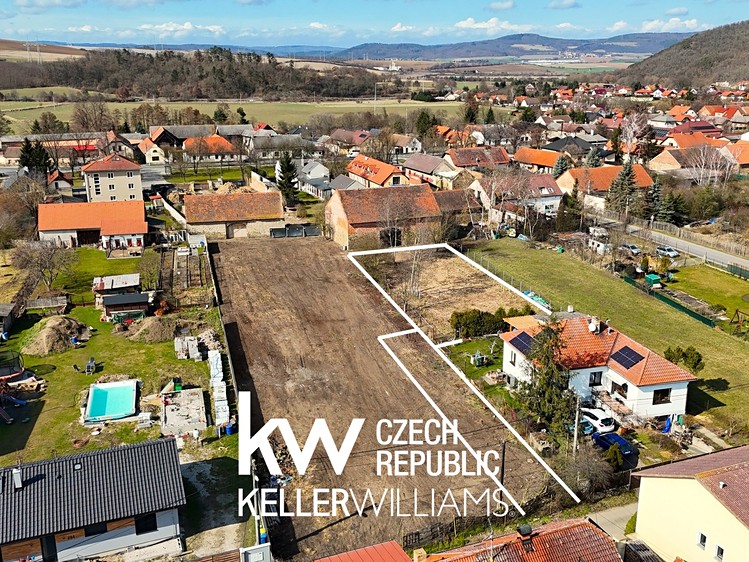 Prodej stavebního pozemku 1 071 m² - foto 5
