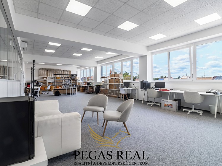 Pronájem kanceláře 105 m² - foto 5