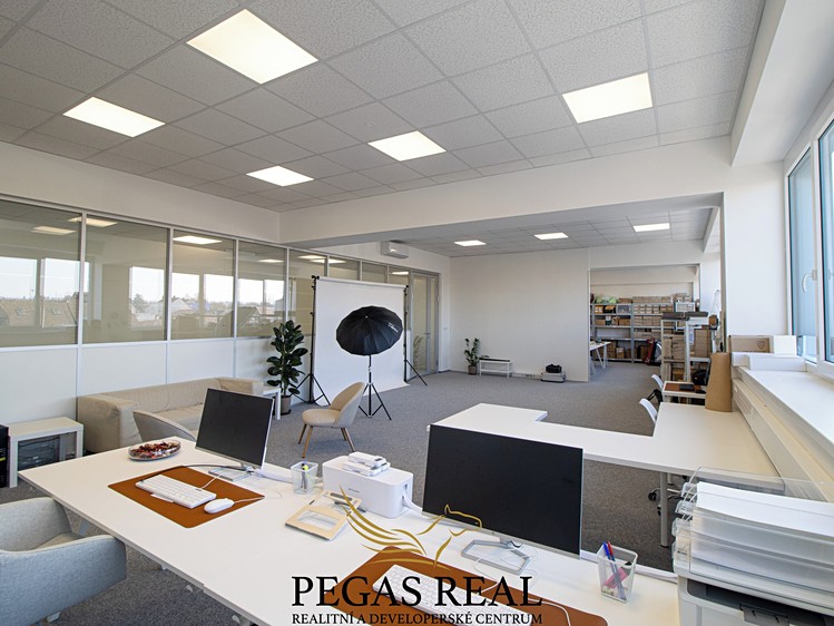 Pronájem výrobní haly, prostoru 105 m² - foto 3